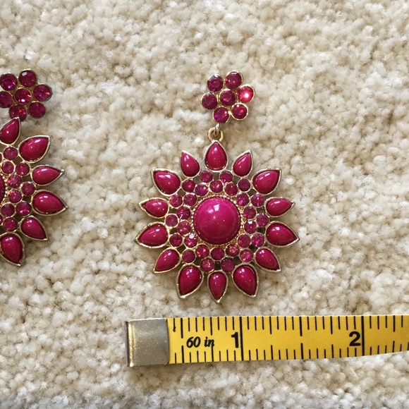 Olivia Welles Teardrop Sunburst Earrings NWOT - Picture 4 of 4